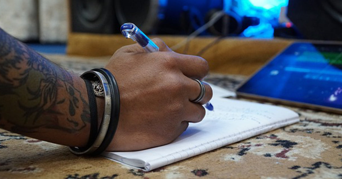 Hoe leer je songteksten uit je hoofd?