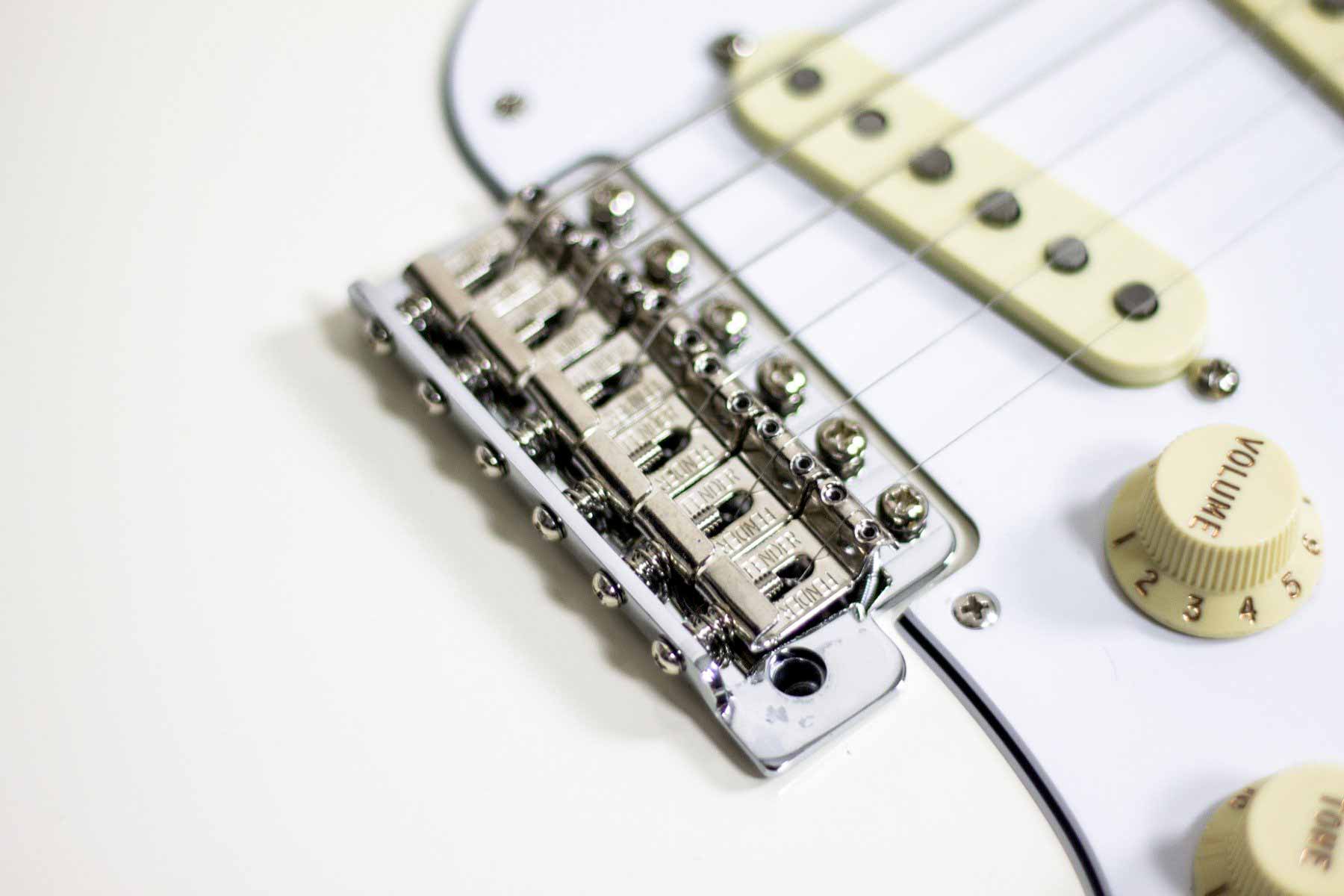 Fender Jimi Hendrix Stratocaster MN Olympic White (5482088759460)
