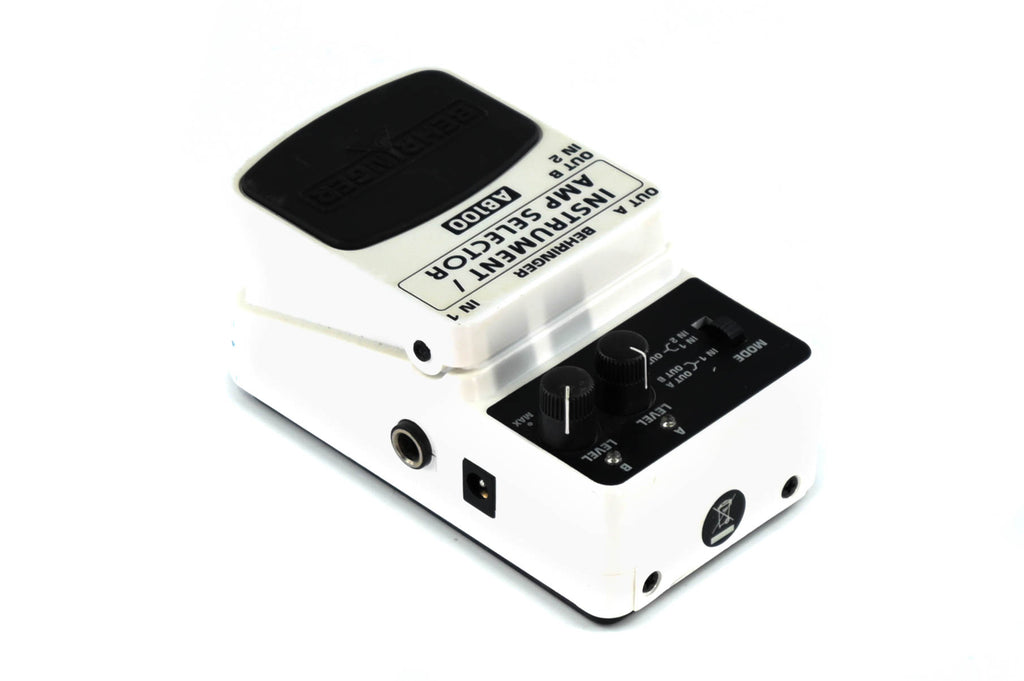 Behringer AB100 Instrument Amp Selector  Gitaareffect