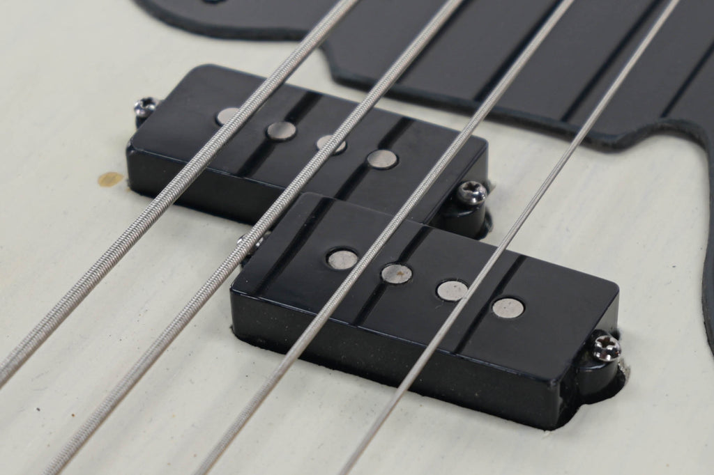 Fender Mike Dirnt Precision Bass reliced to white 2006