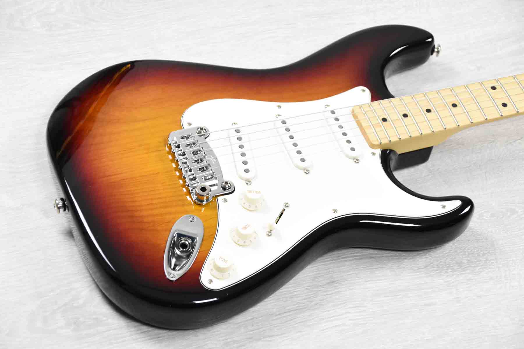 G&L Fullerton Deluxe Legacy 3 Tone Sunburst