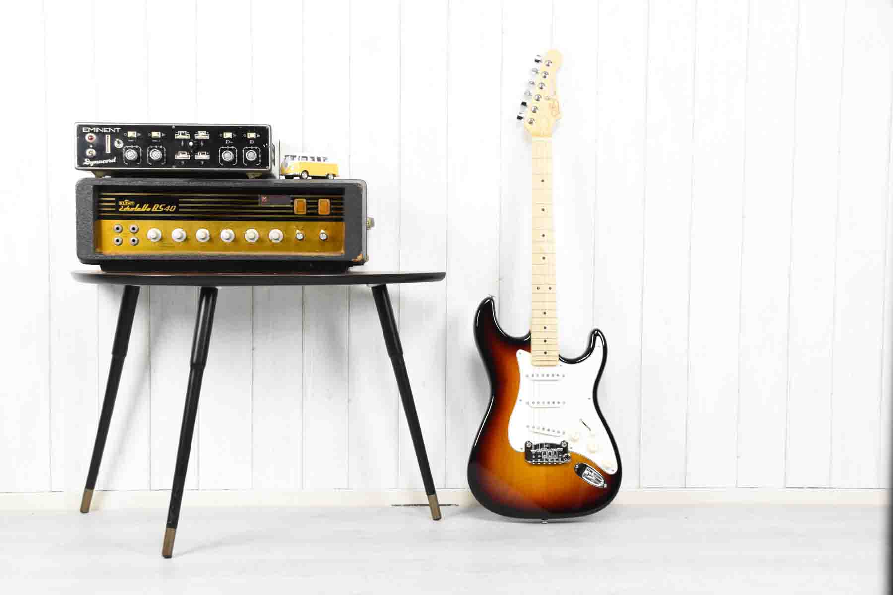G&L Fullerton Deluxe Legacy 3 Tone Sunburst