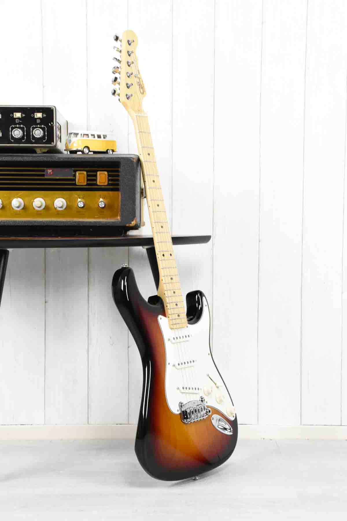 G&L Fullerton Deluxe Legacy 3 Tone Sunburst
