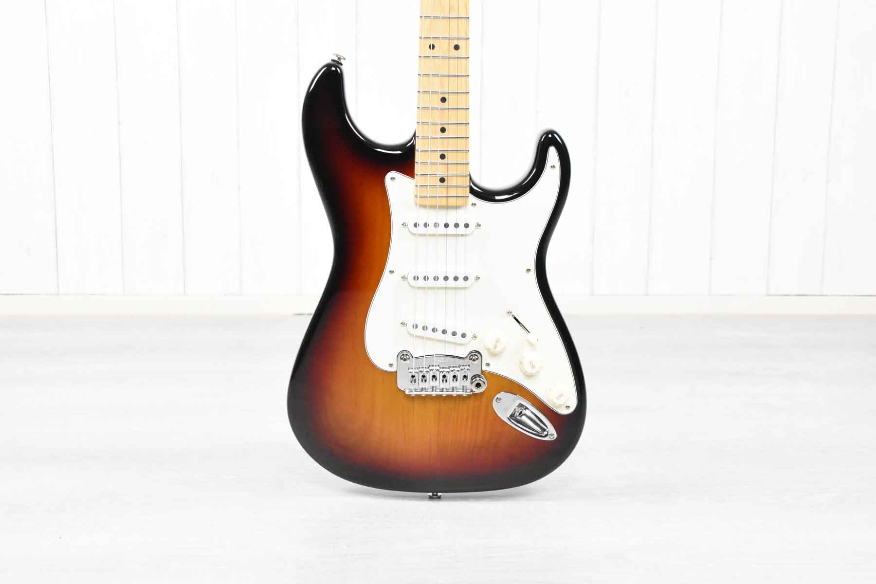 G&L Fullerton Deluxe Legacy 3 Tone Sunburst