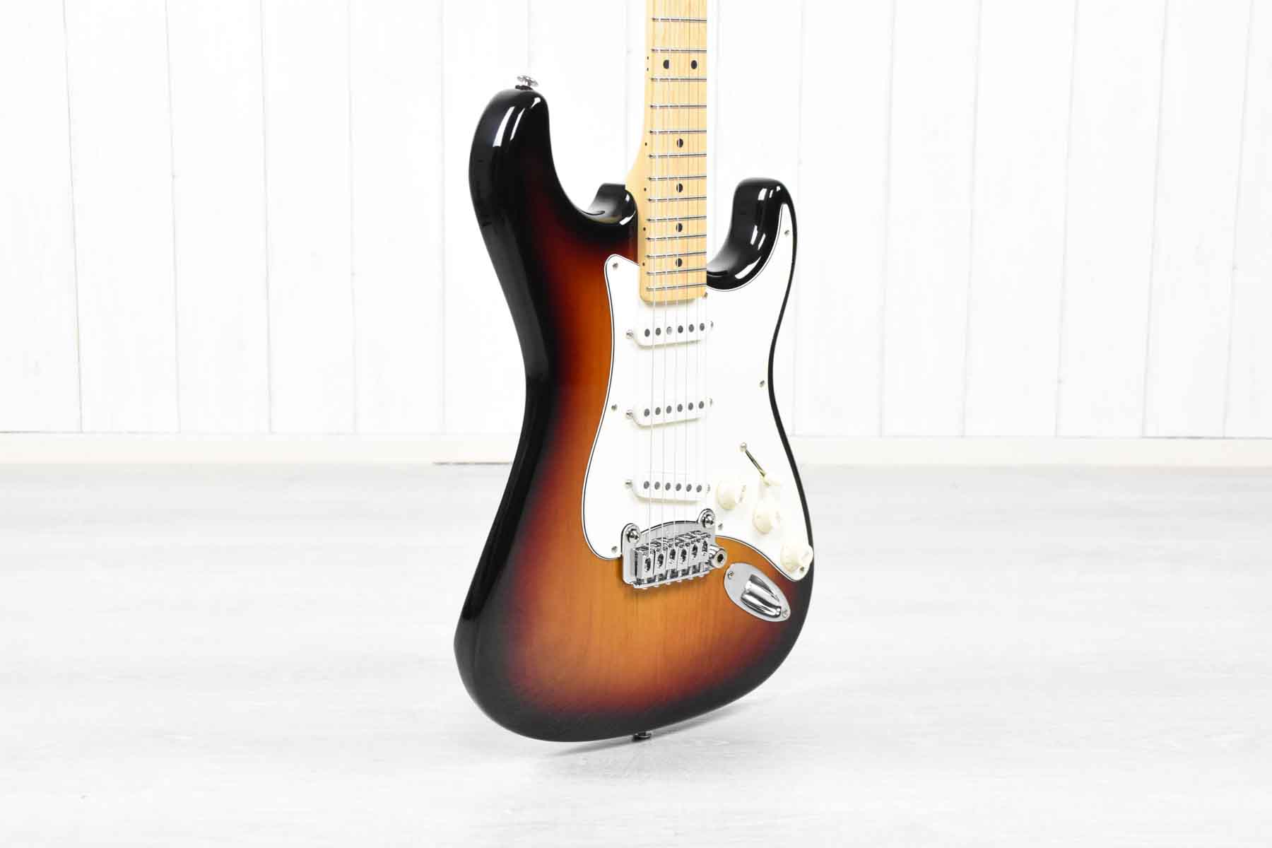 G&L Fullerton Deluxe Legacy 3 Tone Sunburst