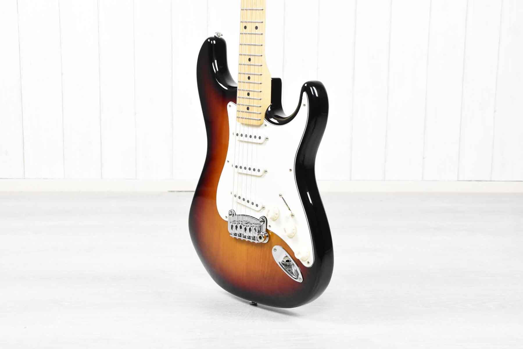 G&L Fullerton Deluxe Legacy 3 Tone Sunburst