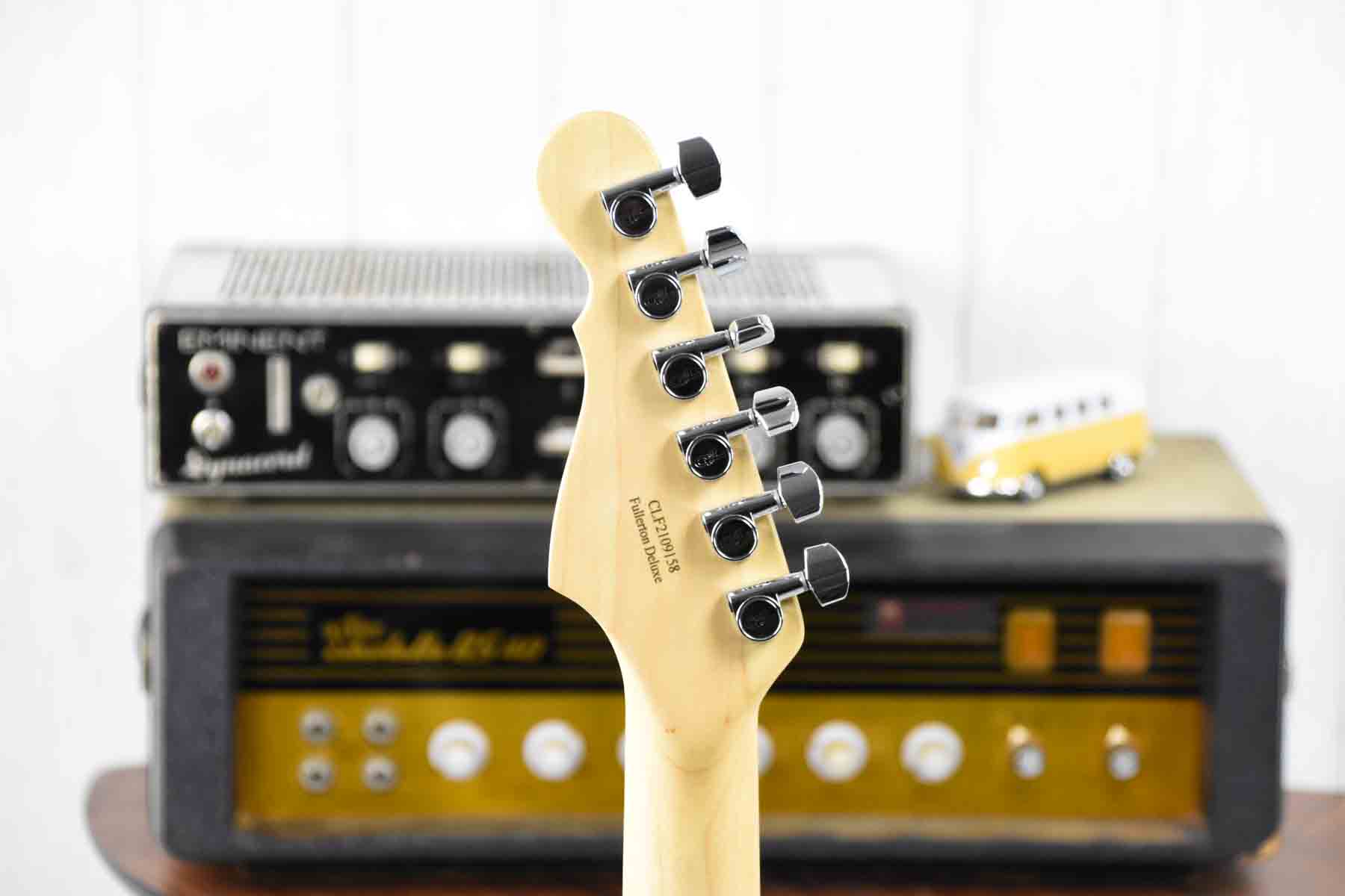 G&L Fullerton Deluxe Legacy 3 Tone Sunburst
