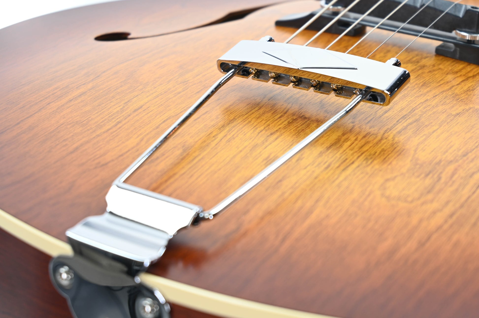 Godin 5th avenue CW Kingpin II HB Cognac Burst