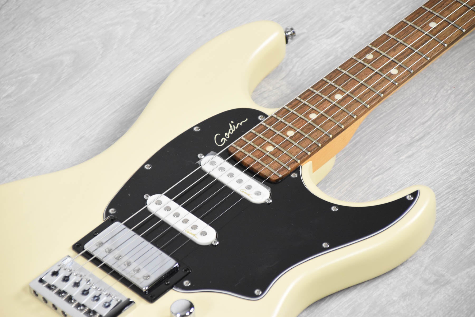 GODIN Session HT Trans Cream RN (no gigbag)