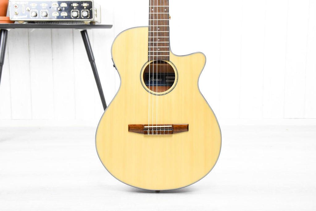 Ibanez AEG50NNT Semi-akoestische klassieke gitaar