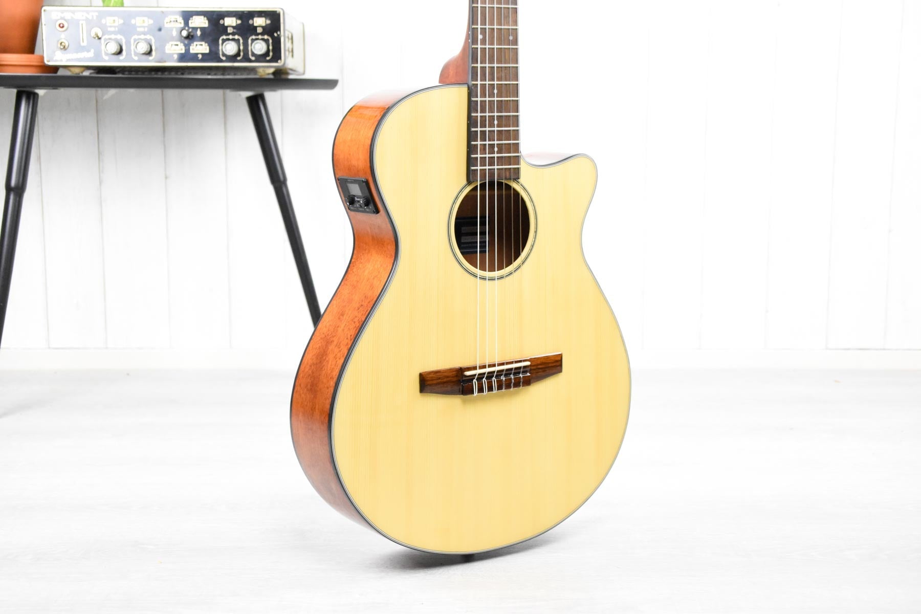 Ibanez AEG50NNT Semi-akoestische klassieke gitaar