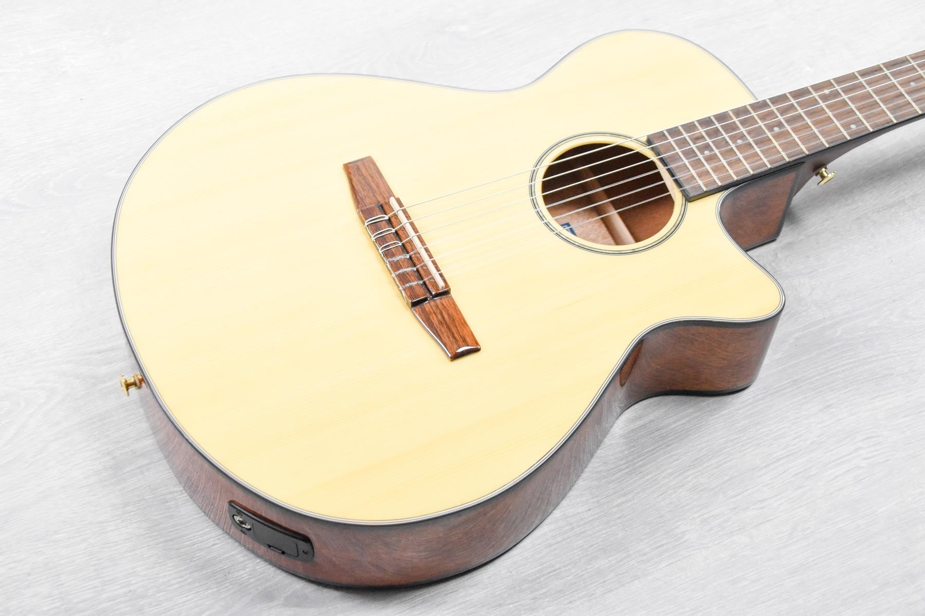 Ibanez AEG50NNT Semi-akoestische klassieke gitaar