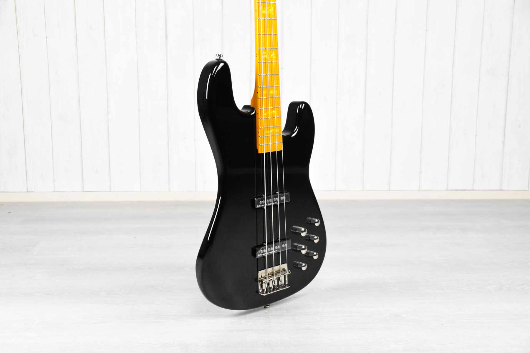 Markbass MB JP Black Lady 4 string CR MP