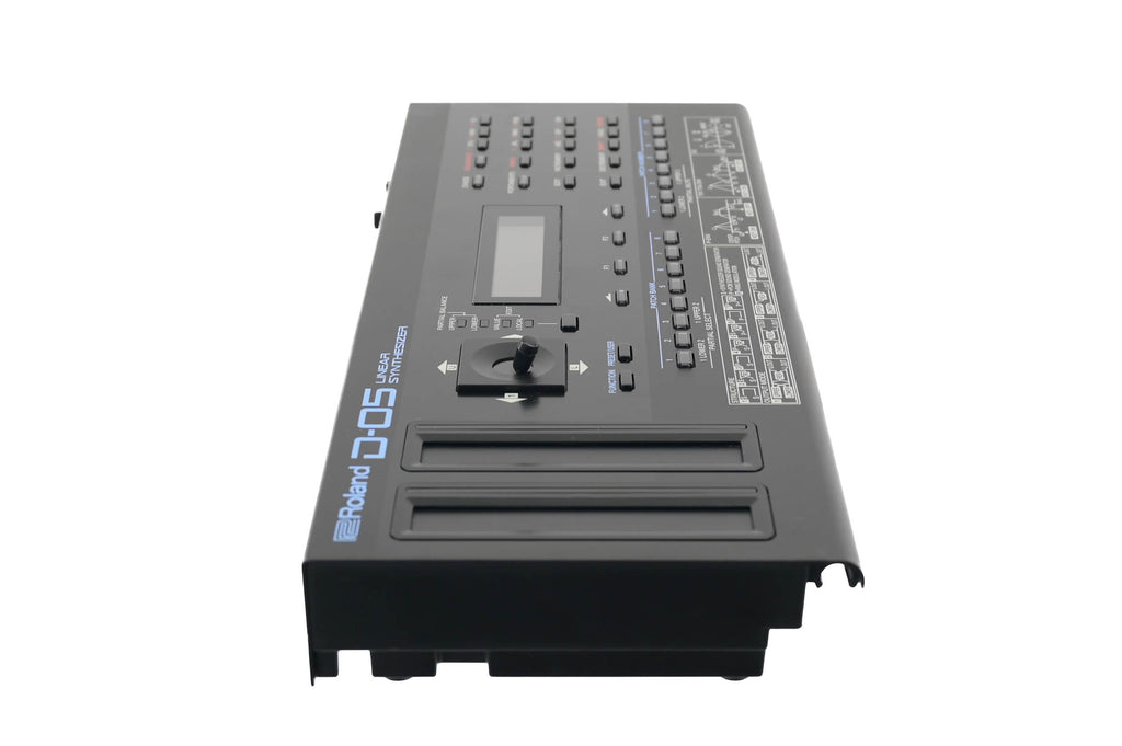 Roland D-05
