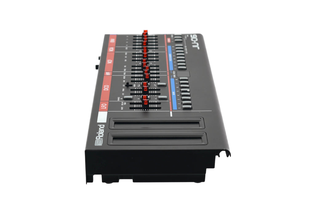 Roland JU-06 (Pre-owned)