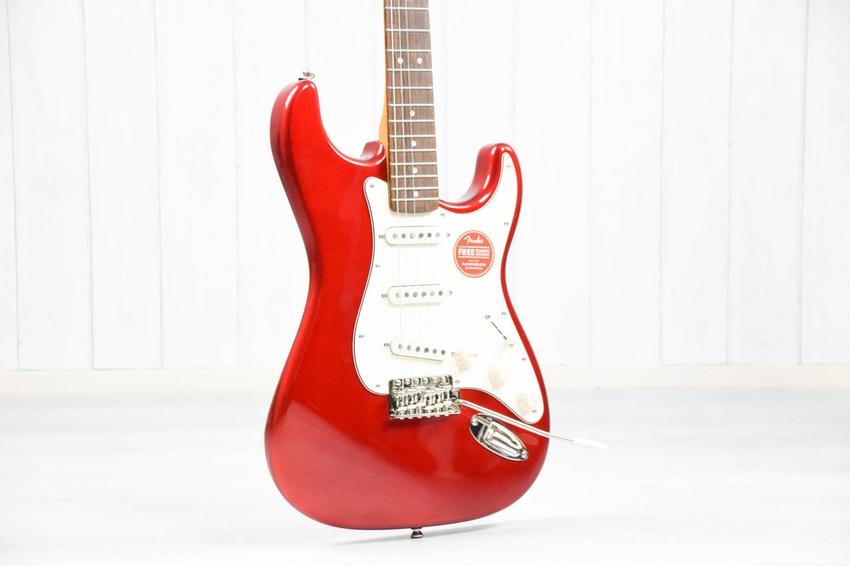 Squier Classic Vibe 60&#39;s stratocaster Candy Apple Red