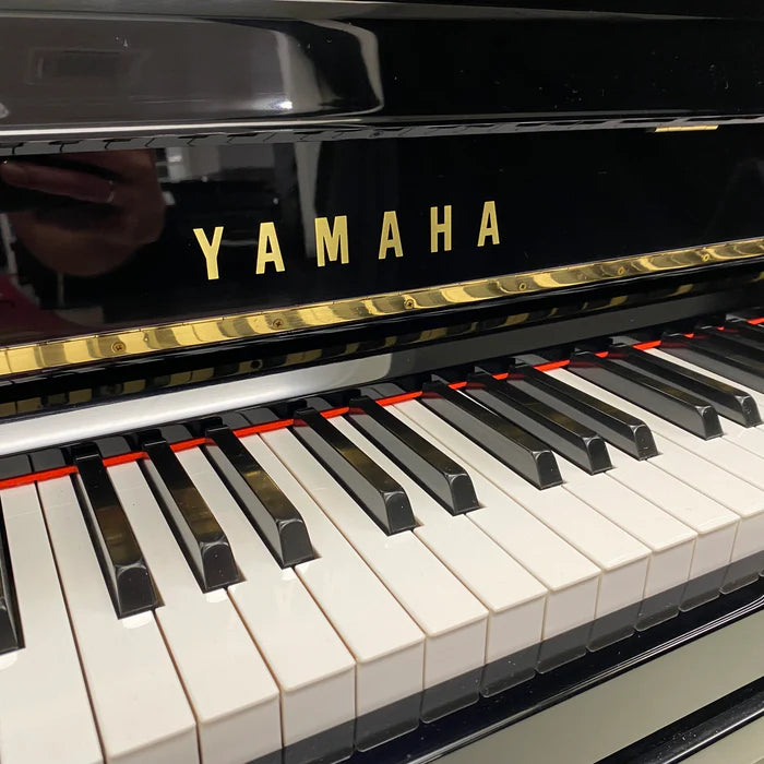 Yamaha U10A Zwart Hoogglans Piano