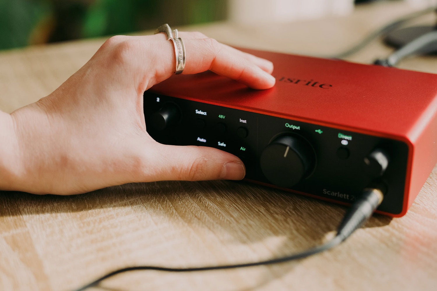 Focusrite Scarlett 4 2i2 USB Audio Interface