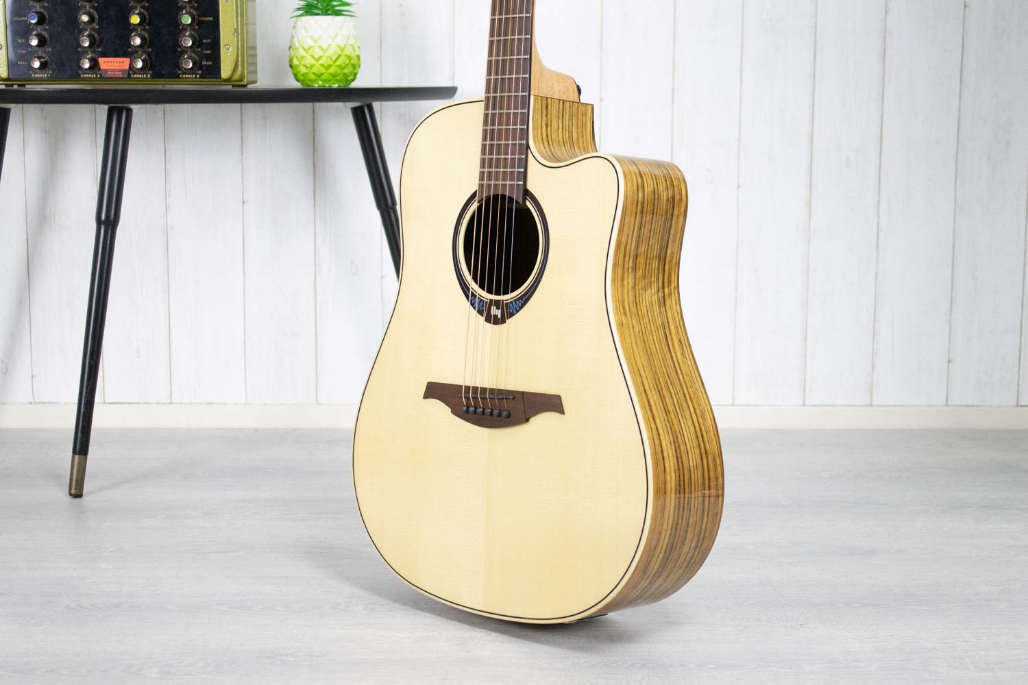 LAG THV20DCE - Hyvibe 20 Smart Guitar (5379230990500)