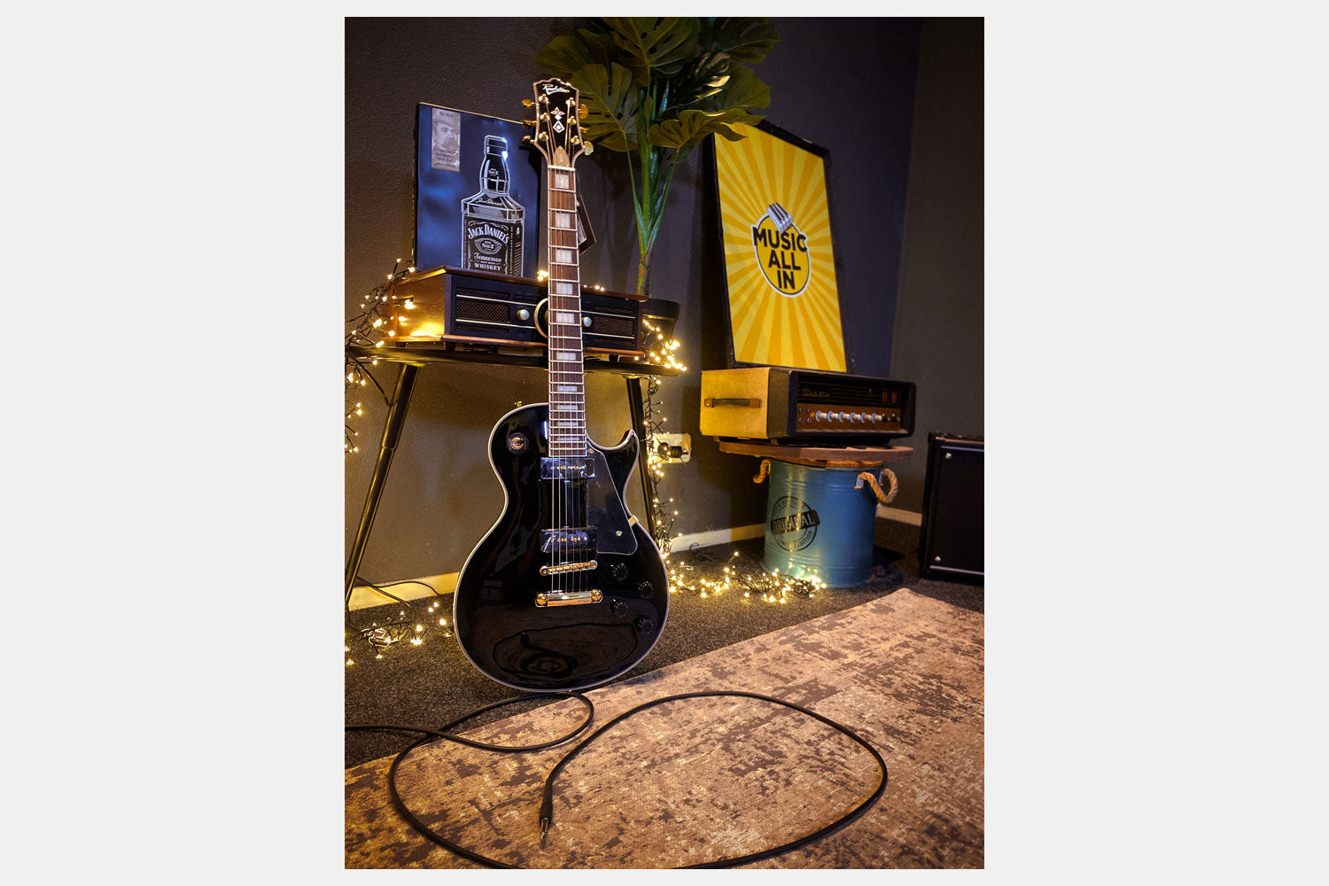 Revelation RTL 55 Black Les Paul Model