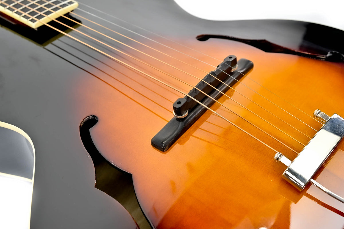 The Loar LH-600-VS (2) Occasion