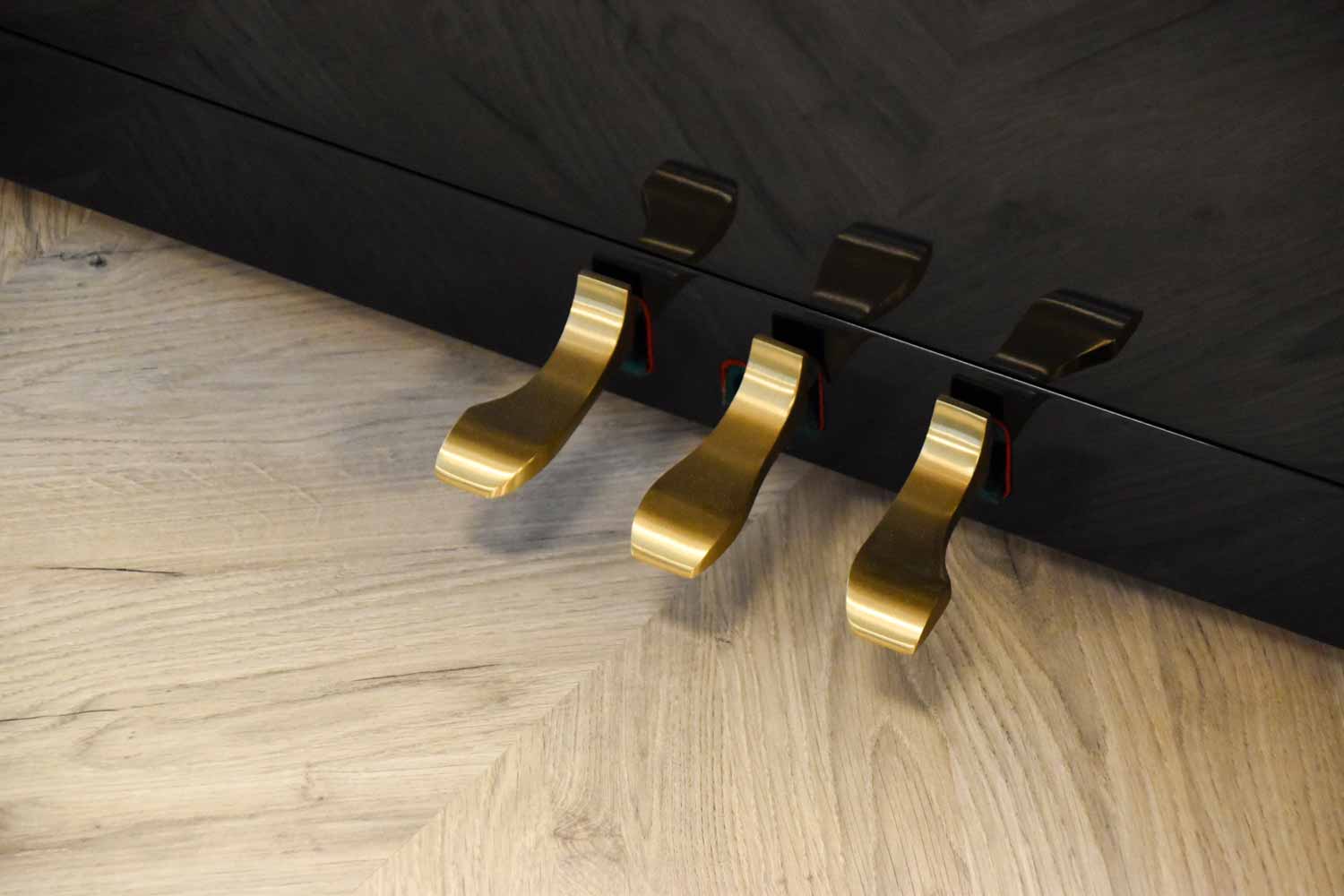 Perzina UP-122 Konsumat Zwart Hoogglans