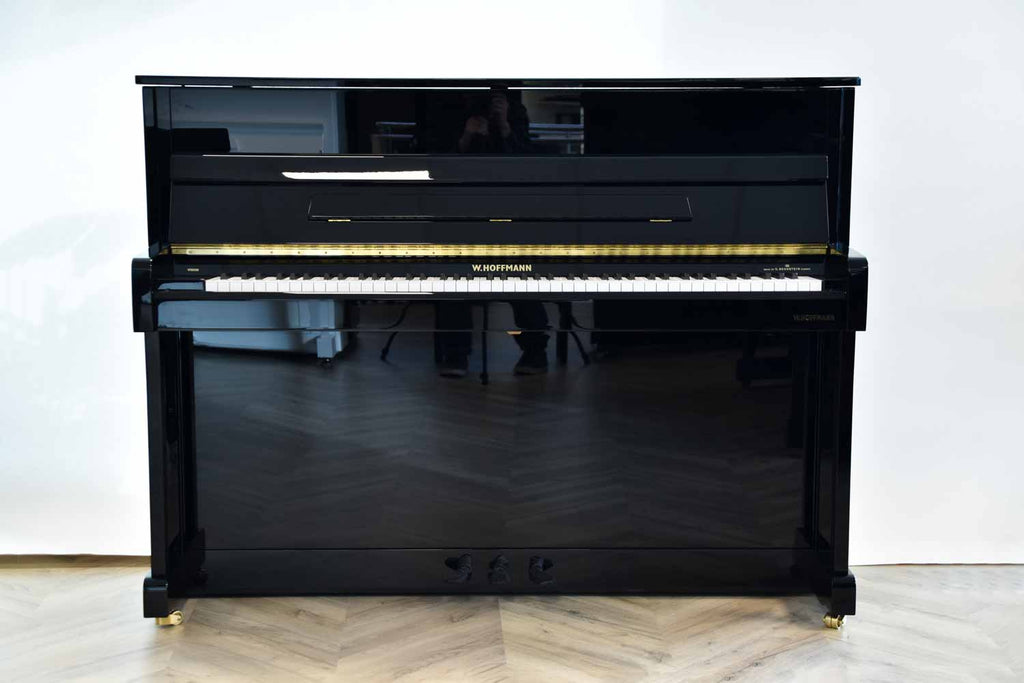 W. Hoffmann Vision V-112 Zwart Hoogglans piano