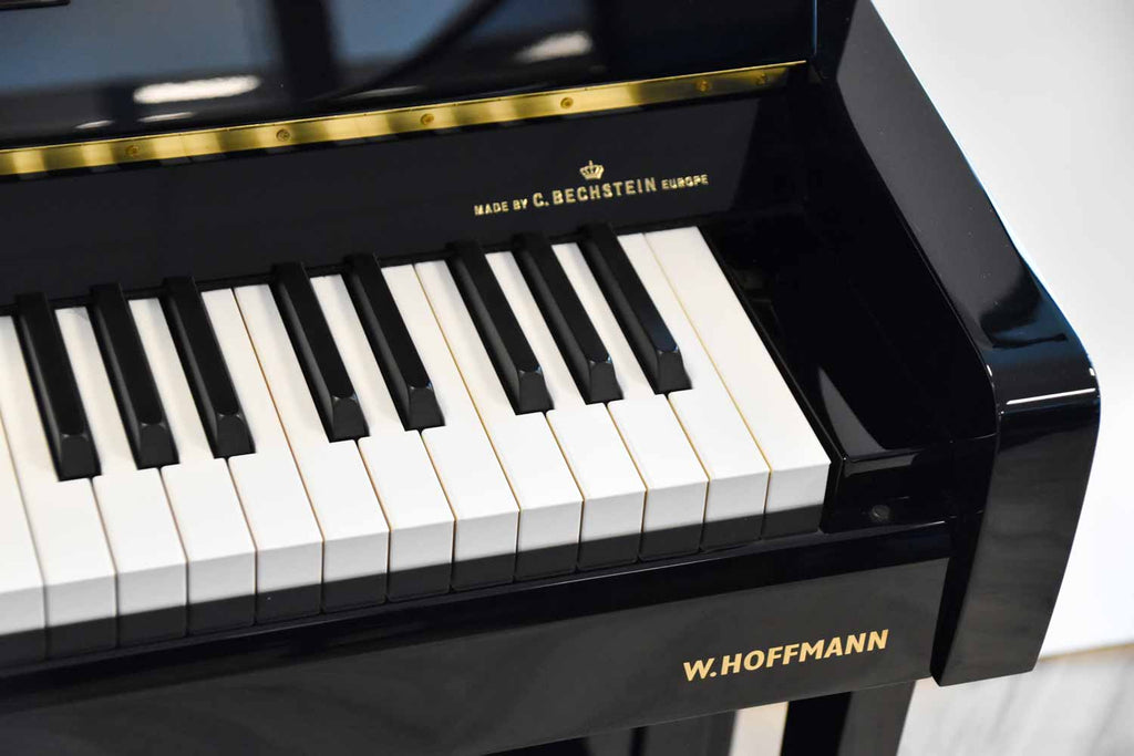 W. Hoffmann Vision V-112 Zwart Hoogglans piano