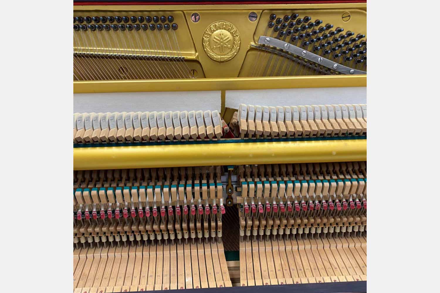 Yamaha U100 Zwart Hoogglans Piano